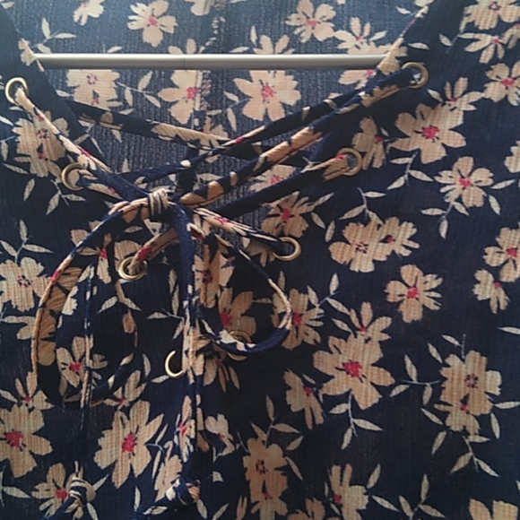 Lush long sleeve shirt with floral print - Picture 2 of 5